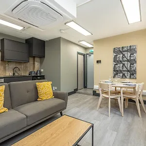 Charming 1br Flats In The Heart Of Of Appartamento Londra